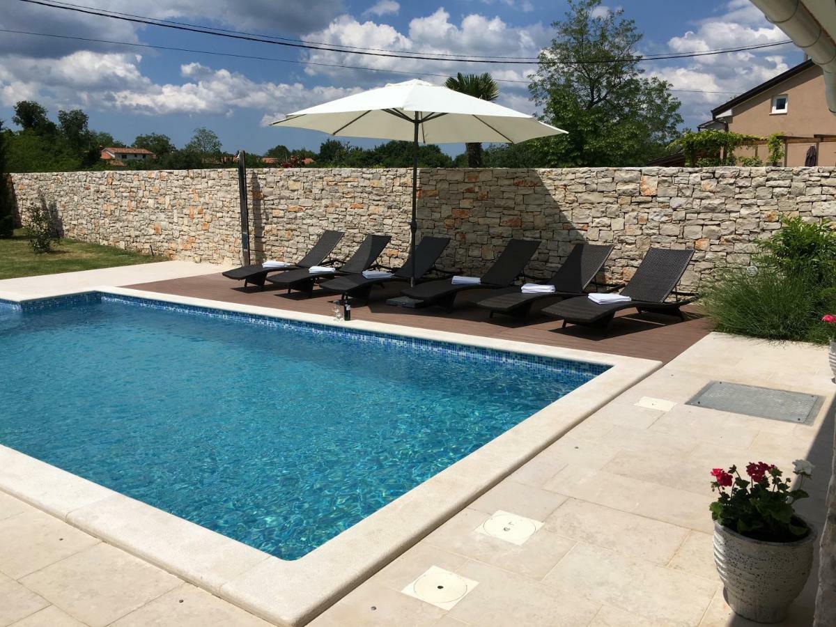 Villa Blanca With A Heated Private Pool Ruzici  Extérieur photo