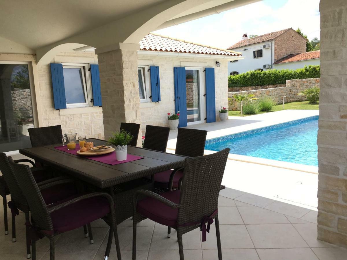 Villa Blanca With A Heated Private Pool Ruzici  Extérieur photo