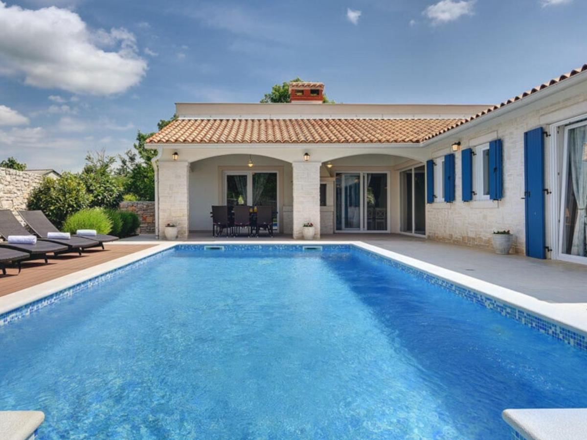 Villa Blanca With A Heated Private Pool Ruzici  Extérieur photo
